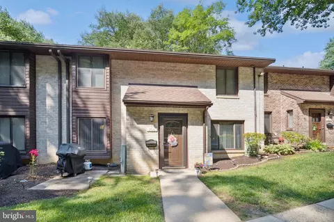 206 Marple Woods Dr #206A, Springfield, PA 19064