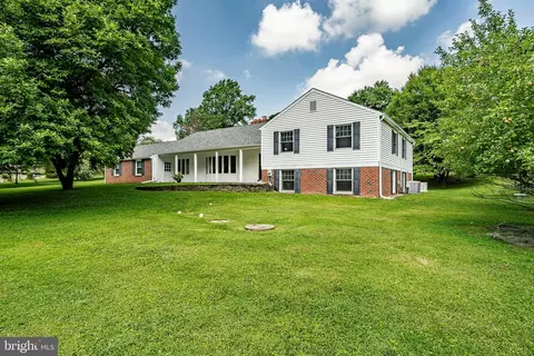 13 Orchard Ln, Glen Mills, PA 19342