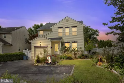 949 Kedron Ave, Morton, PA 19070