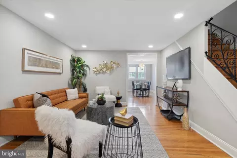 5134 Whitehall Dr, Clifton Heights, PA 19018