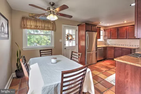 654 E Leamy Ave, Springfield, PA 19064 photo 14
