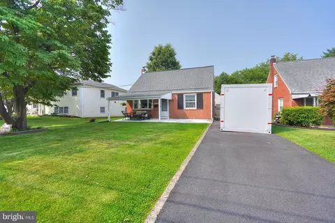 654 E Leamy Ave, Springfield, PA 19064 photo 2