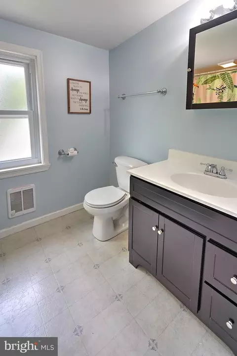 654 E Leamy Ave, Springfield, PA 19064 photo 32