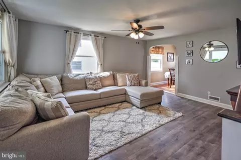 654 E Leamy Ave, Springfield, PA 19064 photo 10
