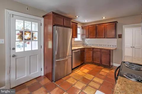 654 E Leamy Ave, Springfield, PA 19064 photo 18