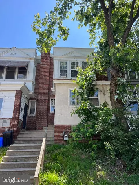 121 N 3rd St, Darby, PA 19023
