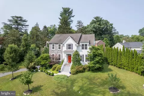 4 Valley View Rd, Rose Valley, PA 19063