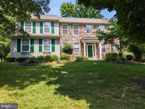 734 Iris Ln, Media, PA 19063