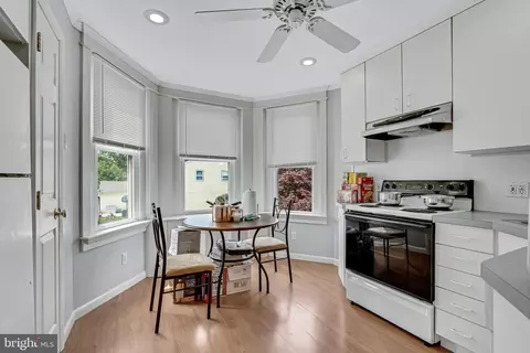 325 Brighton Ter, Holmes, PA 19043