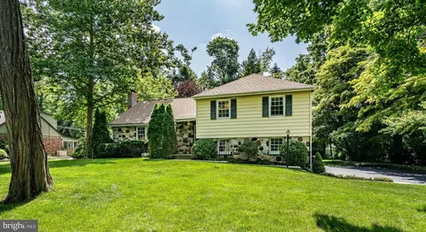 121 Wooded Ln, Villanova, PA 19085