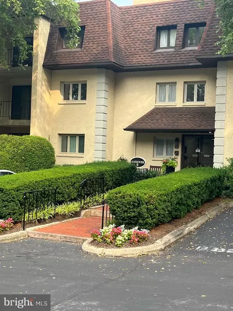 104 Summit Dr #B104, Bryn Mawr, PA 19010