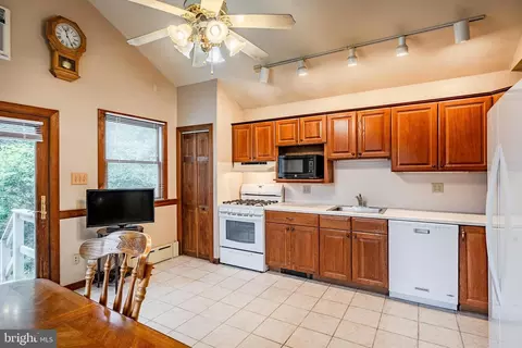 284 S Devon Ave, Wayne, PA 19087 photo 10