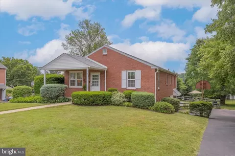 2722 Hillview Rd, Broomall, PA 19008