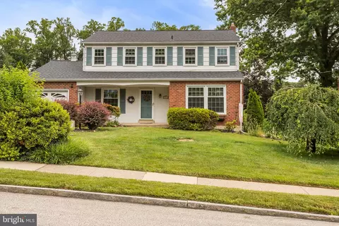 1033 Crozer Ln, Springfield, PA 19064