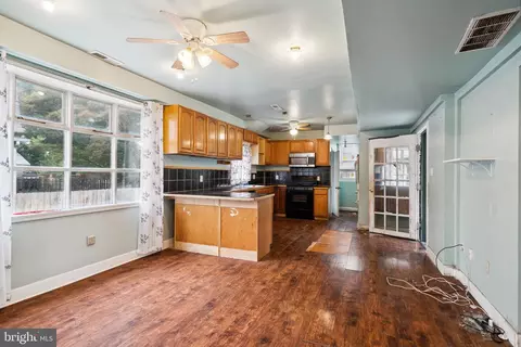 18 Essex Ave, Lansdowne, PA 19050