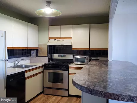 1030 E Lancaster Ave #621, Bryn Mawr, PA 19010
