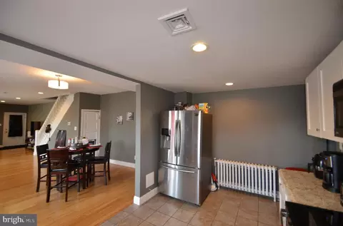 210 E 10th St, Marcus Hook, PA 19061 photo 7