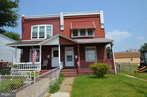 210 E 10th St, Marcus Hook, PA 19061