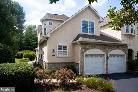 48 Old Barn Dr, West Chester, PA 19382