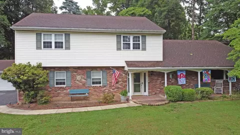 1140 Cedar Grove Rd, Broomall, PA 19008