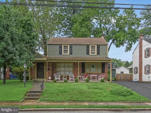 1043 Girard Ave, Swarthmore, PA 19081