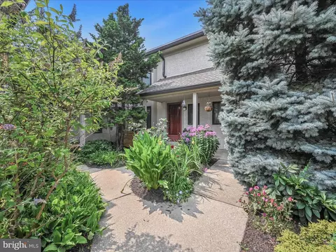 37 Oakmont Pl, Media, PA 19063