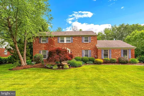 235 Fawnhill Rd, Broomall, PA 19008