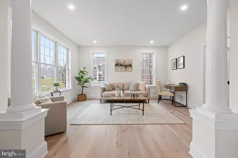 213 Bellflower Ln, Newtown Square, PA 19073