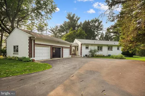1481 Valley Rd, Glen Mills, PA 19342