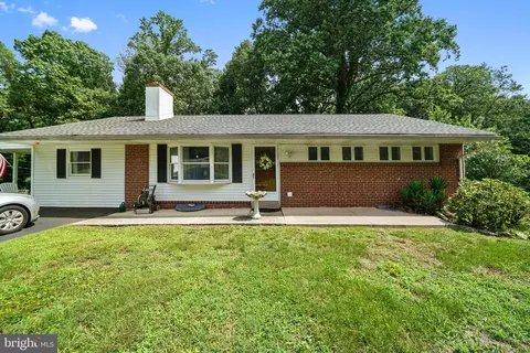819 Ridley Creek Dr, Media, PA 19063