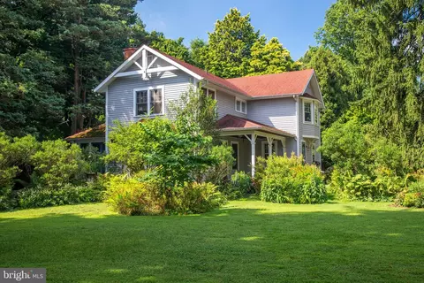 151 Coopertown Rd, Haverford, PA 19041