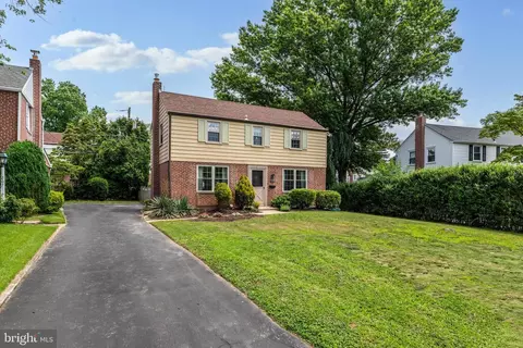 205 Pickwick Rd, Havertown, PA 19083