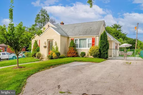 27 James Rd, Broomall, PA 19008