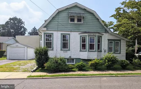 1735 Shallcross Ave, Folcroft, PA 19032