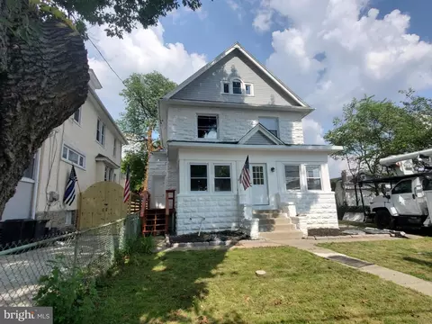 11 Penn Blvd, Lansdowne, PA 19050