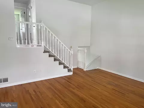 1533 Summit St, Marcus Hook, PA 19061 photo 2