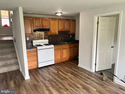 1533 Summit St, Marcus Hook, PA 19061 photo 4