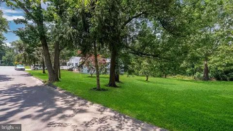 1813 Manor Ave, Marcus Hook, PA 19061