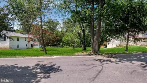 1813 Manor Ave, Marcus Hook, PA 19061 photo 3