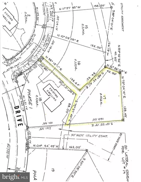 4 Flyway Dr, Newtown Square, PA 19073