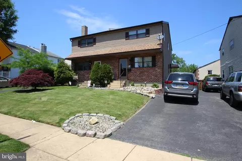 3223 Tom Sweeney Dr, Brookhaven, PA 19015