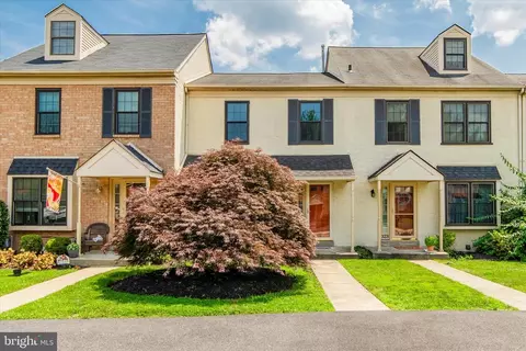 321 Scola Rd, Brookhaven, PA 19015
