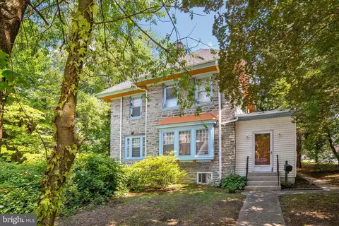 901 E 20th St, Chester, PA 19013