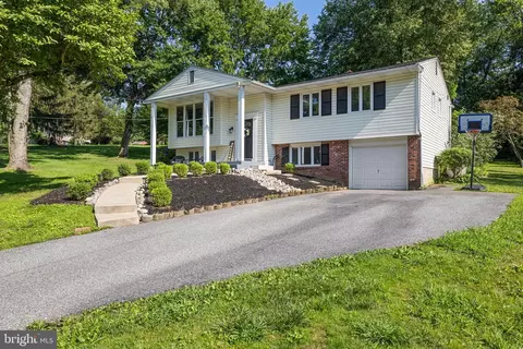 5 Devon Ln, Media, PA 19063