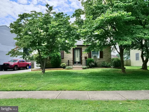 316 W Love Ln, Norwood, PA 19074