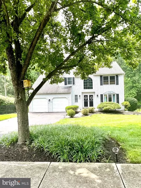 4326 Trophy Dr, Marcus Hook, PA 19061 photo 2