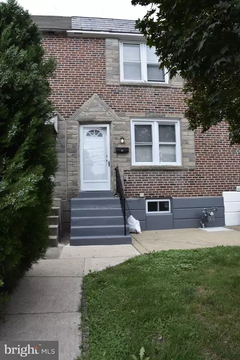 81 W Madison Ave, Clifton Heights, PA 19018