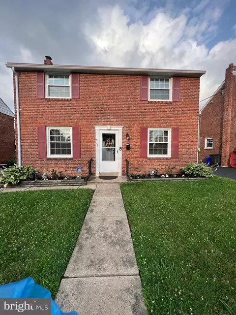 211 E Avon Rd, Chester, PA 19015