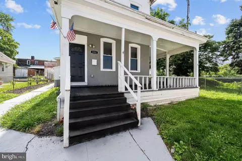 311 S 4th St, Darby, PA 19023
