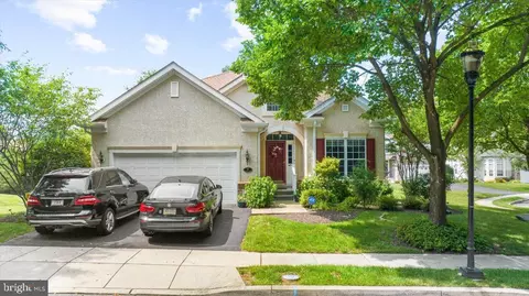 7 Kings Ct, Marcus Hook, PA 19061